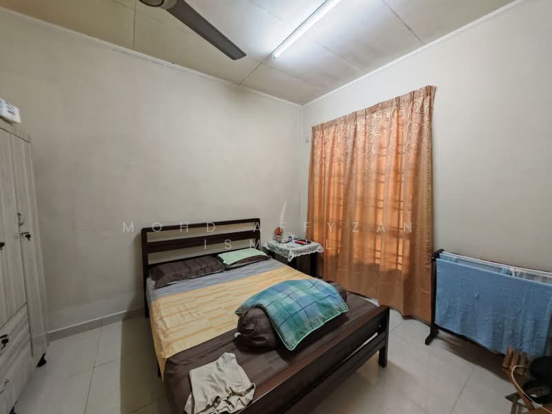 Jalan Makyong Bandar Bukit Raja untuk Untuk Dijual - RM 490,000, Apr 2026 - Bedroom - PropertyGuru.com.my