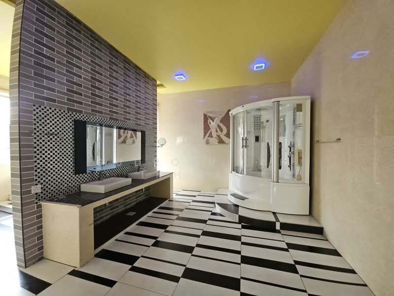 Bungalow for Sale in Country Heights (Kajang) - Gudrotullah Ikhwan - Bathroom - PropertyGuru.com.my