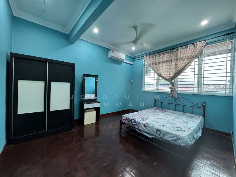 Semi-Detached House for Sale in Seksyen 3 (Bangi) - Gudrotullah Ikhwan - Bedroom - PropertyGuru.com.my