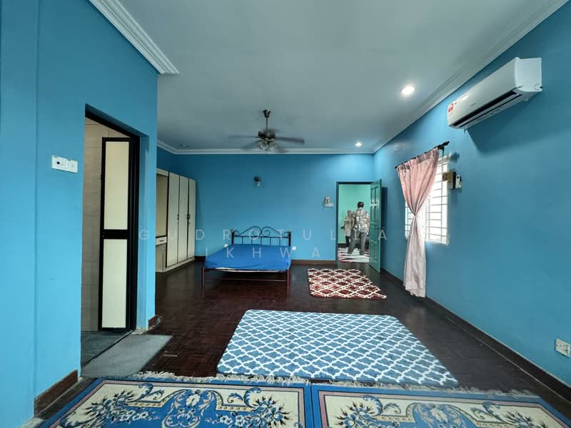 Semi-Detached House for Sale in Seksyen 3 (Bangi) - Gudrotullah Ikhwan - Bedroom - PropertyGuru.com.my