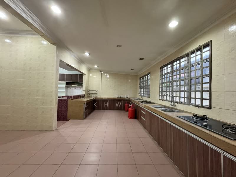 Semi-Detached House for Sale in Seksyen 3 (Bangi) - Gudrotullah Ikhwan - Kitchen - PropertyGuru.com.my