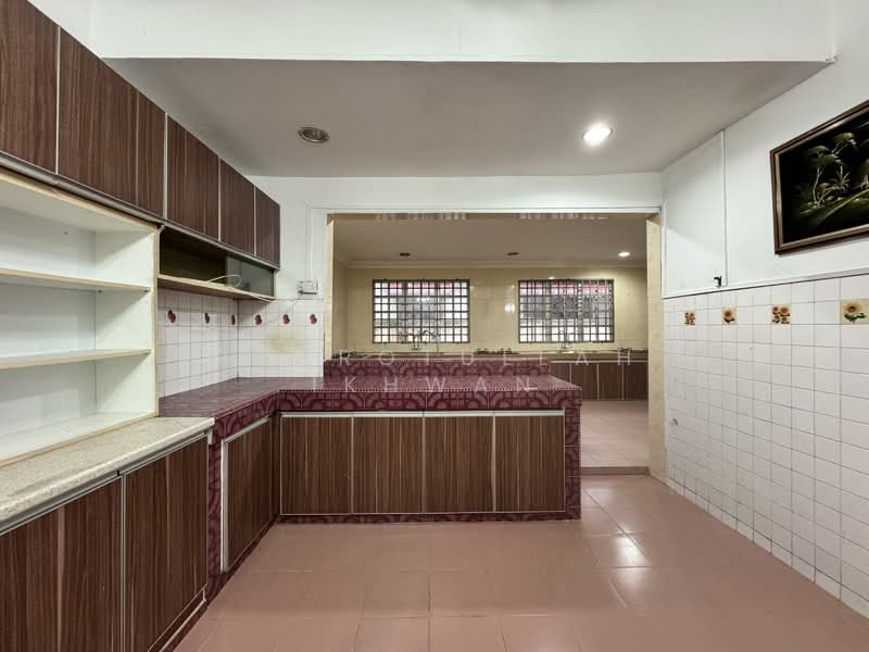 Semi-Detached House for Sale in Seksyen 3 (Bangi) - Gudrotullah Ikhwan - Kitchen - PropertyGuru.com.my