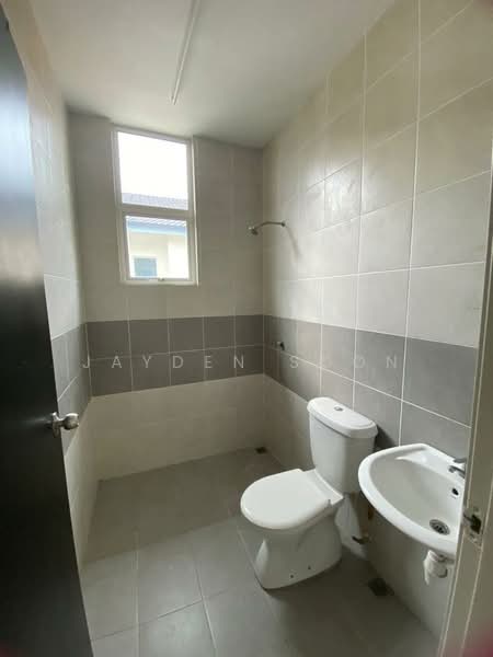 Semi-Detached House for Rent in Hijauan Hills (Simpang Ampat) - Jayden Soon - Bathroom - PropertyGuru.com.my