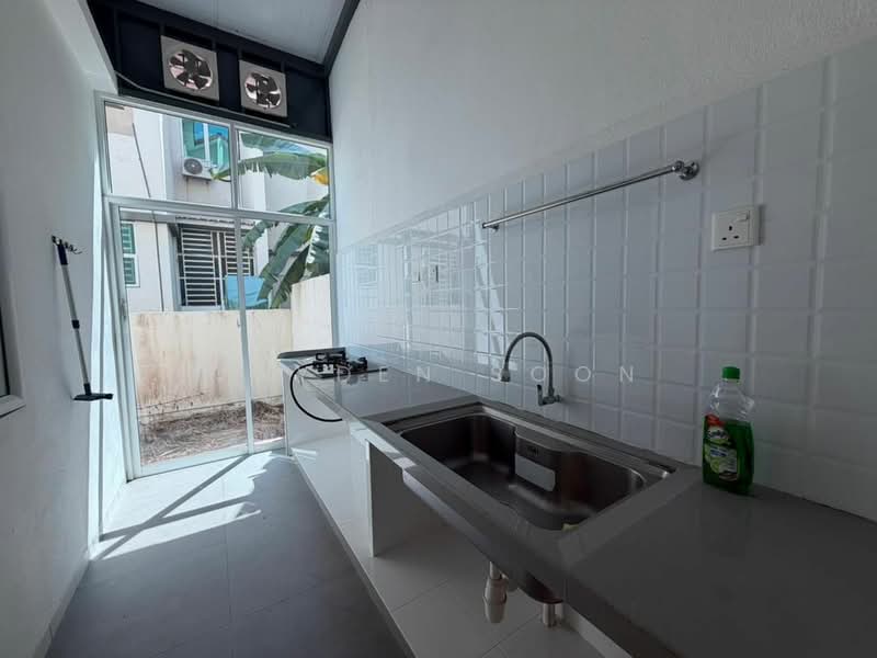 Semi-Detached House for Rent in Hijauan Hills (Simpang Ampat) - Jayden Soon - Kitchen - PropertyGuru.com.my