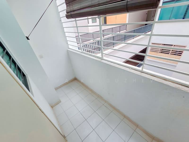 Condominium for Sale at Skyvilla @ D'Island - Zarema Kulbuzheva - Balcony - PropertyGuru.com.my