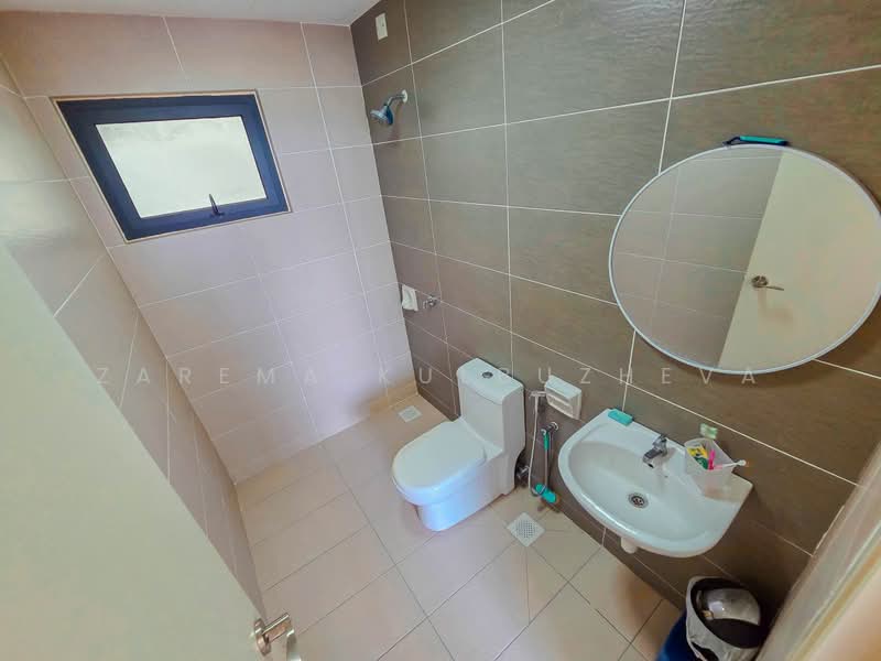 Condominium for Sale at Skyvilla @ D'Island - Zarema Kulbuzheva - Bathroom - PropertyGuru.com.my