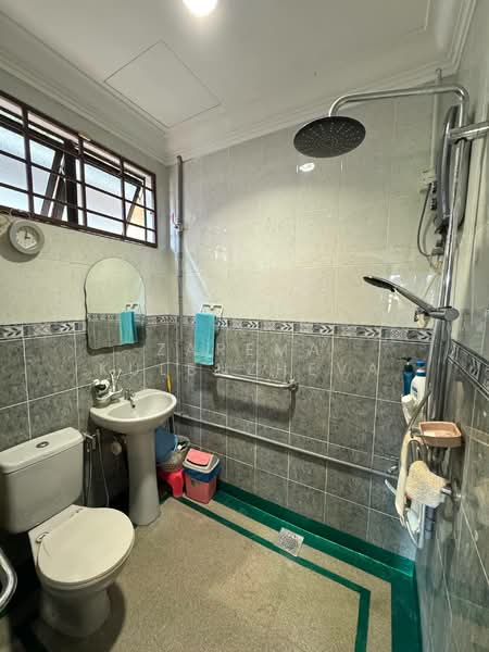Bungalow for Sale in Seksyen 2 (Shah Alam) - Zarema Kulbuzheva - Bathroom - PropertyGuru.com.my