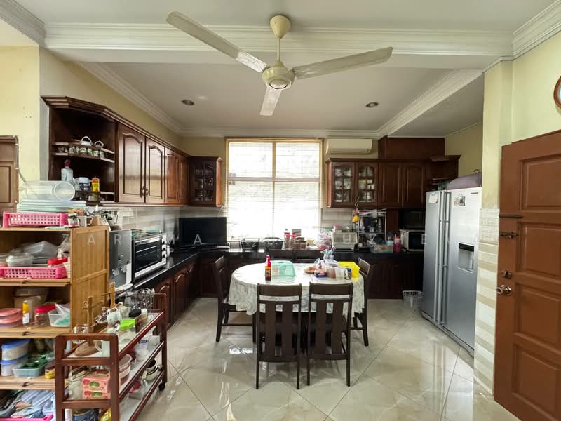 Bungalow for Sale in Seksyen 2 (Shah Alam) - Zarema Kulbuzheva - Kitchen - PropertyGuru.com.my