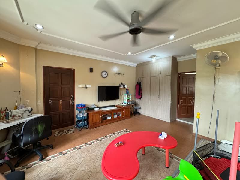 Bungalow for Sale in Seksyen 2 (Shah Alam) - Zarema Kulbuzheva - Living Room - PropertyGuru.com.my
