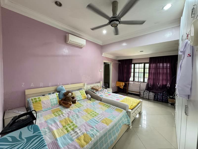 Bungalow for Sale in Seksyen 2 (Shah Alam) - Zarema Kulbuzheva - Bedroom - PropertyGuru.com.my