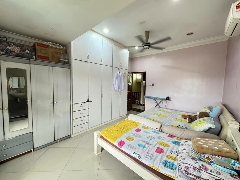 Bungalow for Sale in Seksyen 2 (Shah Alam) - Zarema Kulbuzheva - Bedroom - PropertyGuru.com.my