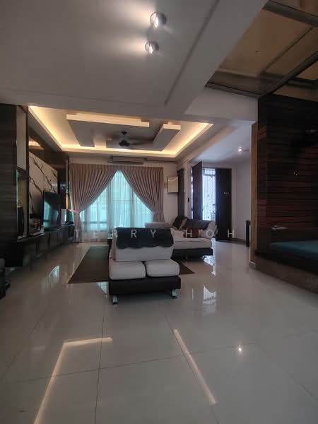 2.5-storey Terraced House for Sale in Taman Bukit Serdang (Seri Kembangan) - Terry Hoh - Living Room - PropertyGuru.com.my