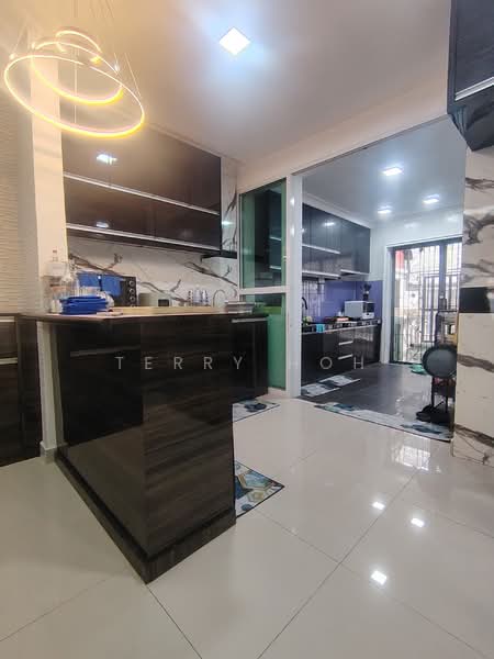 2.5-storey Terraced House for Sale in Taman Bukit Serdang (Seri Kembangan) - Terry Hoh - Kitchen - PropertyGuru.com.my