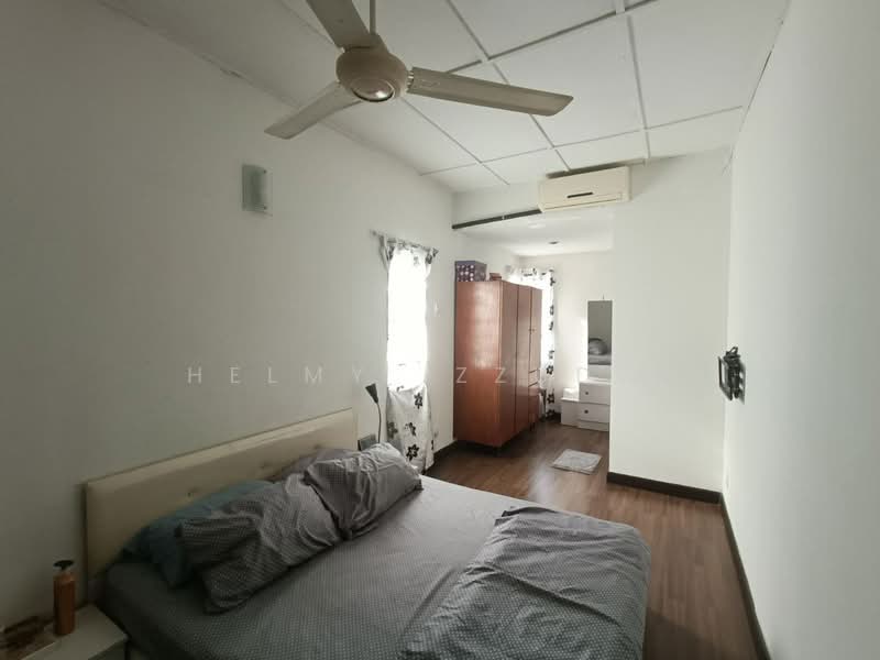 Puchong Utama (Seksyen 10) untuk Untuk Dijual - RM 850,000, Mac 2026 - Bedroom - PropertyGuru.com.my