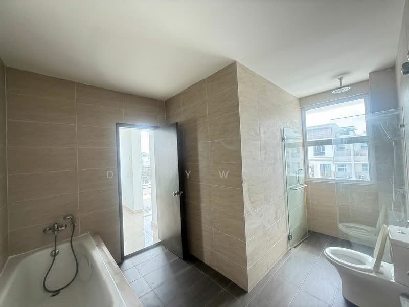 Semi-Detached House for Sale in Rawang (Selangor) - Danny Wong - Bathroom - PropertyGuru.com.my