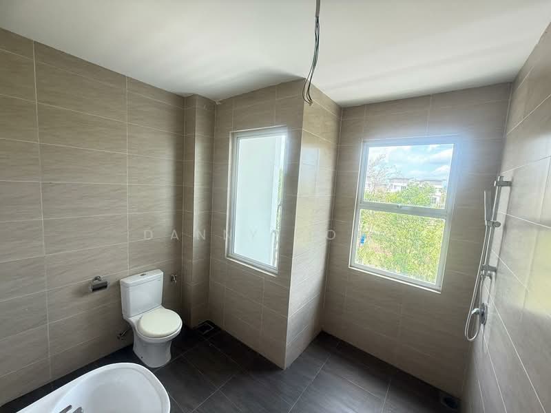 Semi-Detached House for Sale in Rawang (Selangor) - Danny Wong - Bathroom - PropertyGuru.com.my