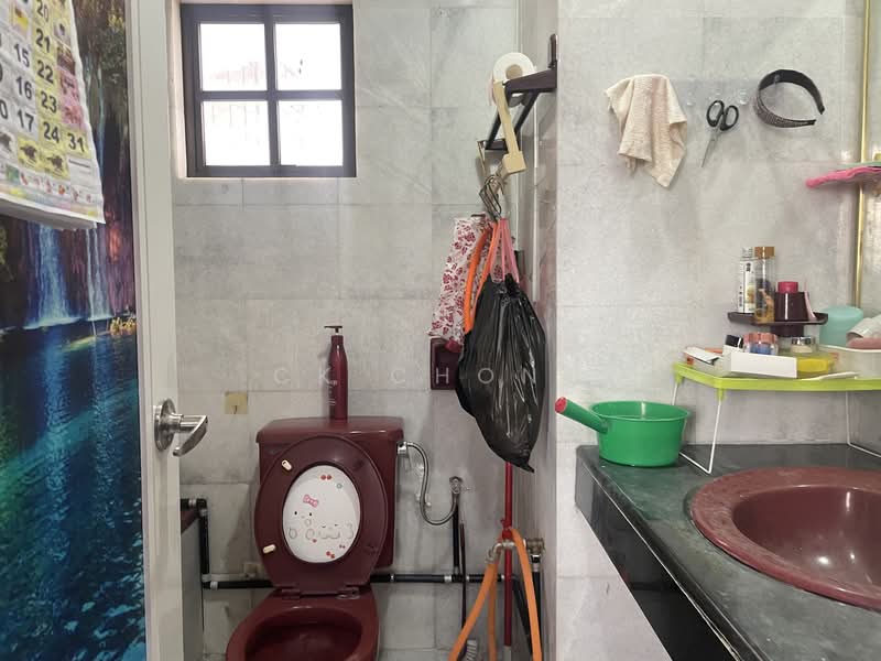 Condominium for Sale at Putra Indah Condominium - CK Chong - Bathroom - PropertyGuru.com.my