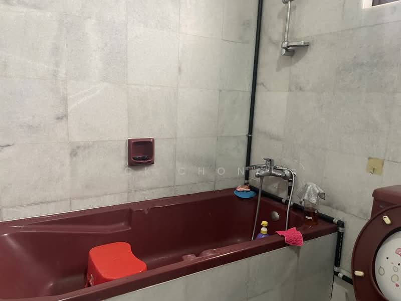 Condominium for Sale at Putra Indah Condominium - CK Chong - Bathroom - PropertyGuru.com.my