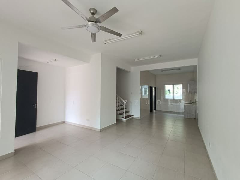 2-storey Terraced House for Sale in Taman Puchong Prima (Puchong) - HELMY IZZUDIN - Living Room - PropertyGuru.com.my