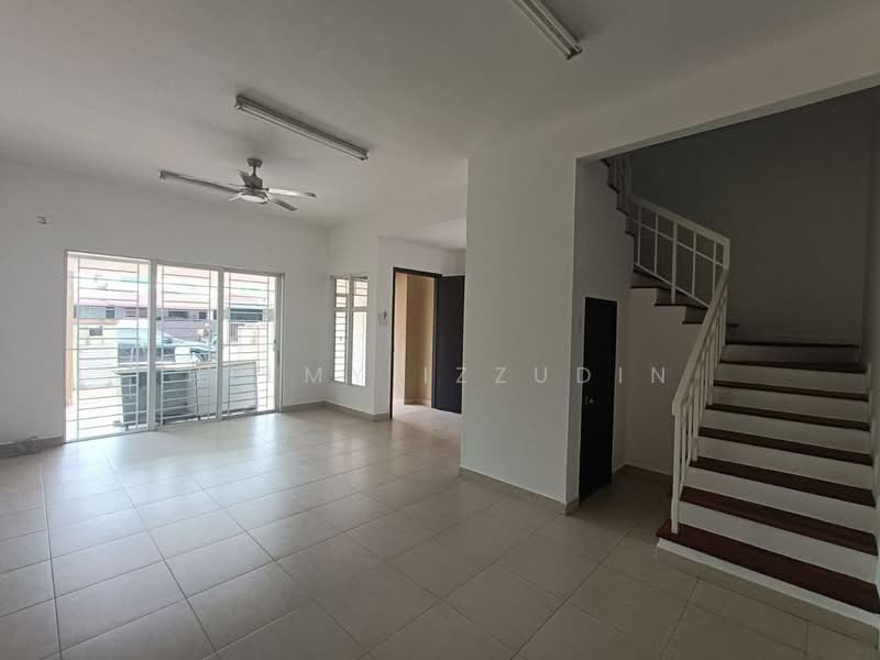 2-storey Terraced House for Sale in Taman Puchong Prima (Puchong) - HELMY IZZUDIN - Living Room - PropertyGuru.com.my