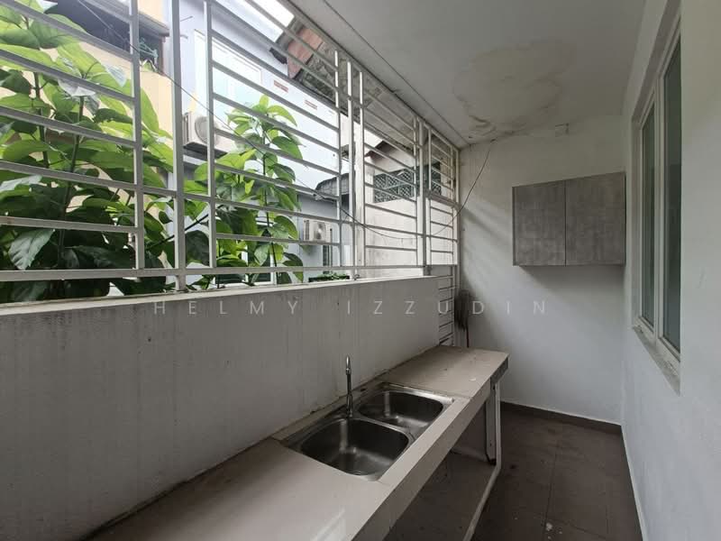 2-storey Terraced House for Sale in Taman Puchong Prima (Puchong) - HELMY IZZUDIN - Balcony - PropertyGuru.com.my