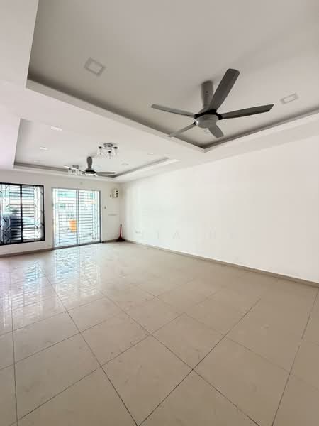 2-storey Terraced House for Sale in Bandar Sri Sendayan (Negeri Sembilan) - Ong Jia Hui - Living Room - PropertyGuru.com.my
