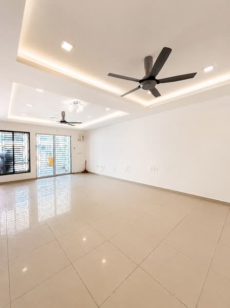 2-storey Terraced House for Sale in Bandar Sri Sendayan (Negeri Sembilan) - Ong Jia Hui - Living Room - PropertyGuru.com.my