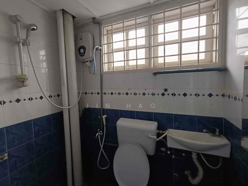 Taman Daya Shop Apartment untuk Untuk Disewa - RM 1,000 /bulan, Mac 2026 - Bathroom - PropertyGuru.com.my