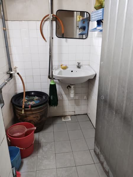 Taman Sri Sentosa untuk Untuk Dijual - RM 220,000, Mac 2026 - Bathroom - PropertyGuru.com.my
