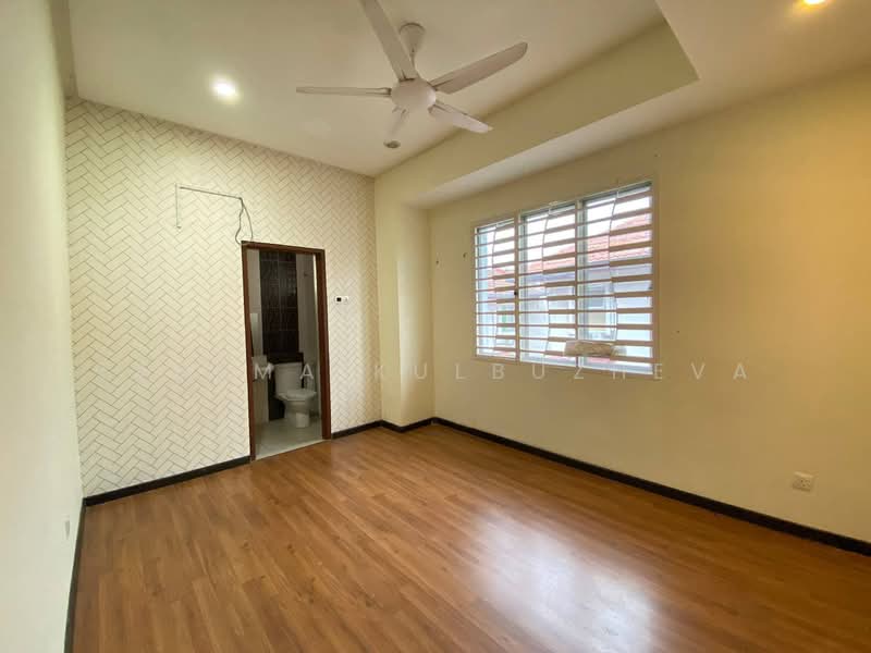 Semi-Detached House for Sale in Bangi (Selangor) - Zarema Kulbuzheva - Bathroom - PropertyGuru.com.my