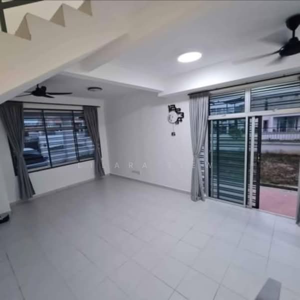 2-storey Terraced House for Rent in Taman Pulai Mutiara (Iskandar Puteri (Nusajaya)) - Lilara Tiew - Living Room - PropertyGuru.com.my