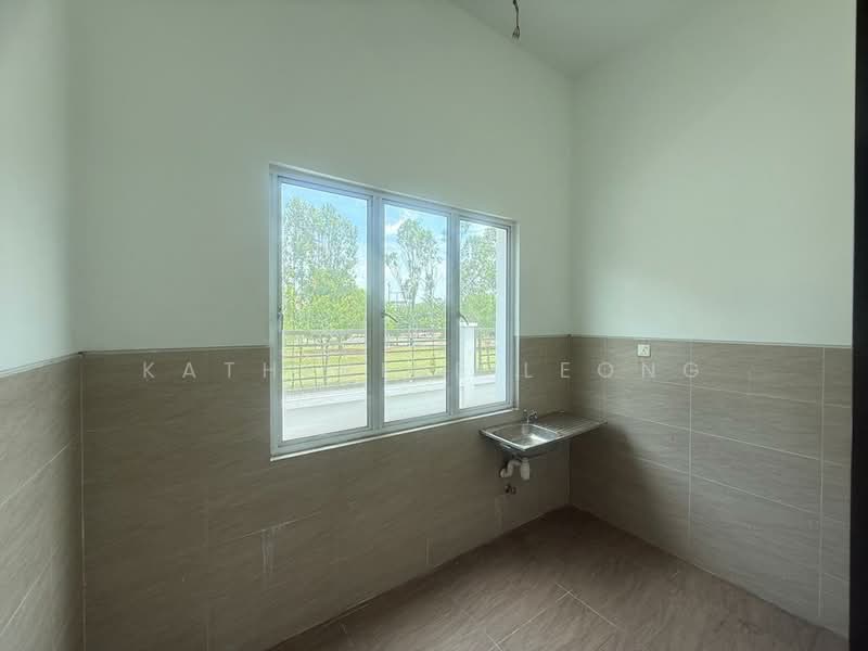 Semi-Detached House for Sale in Rawang (Selangor) - Katherine Leong - Kitchen - PropertyGuru.com.my
