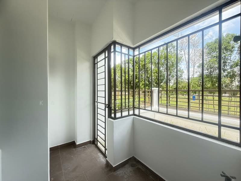 Semi-Detached House for Sale in Rawang (Selangor) - Katherine Leong - Balcony - PropertyGuru.com.my