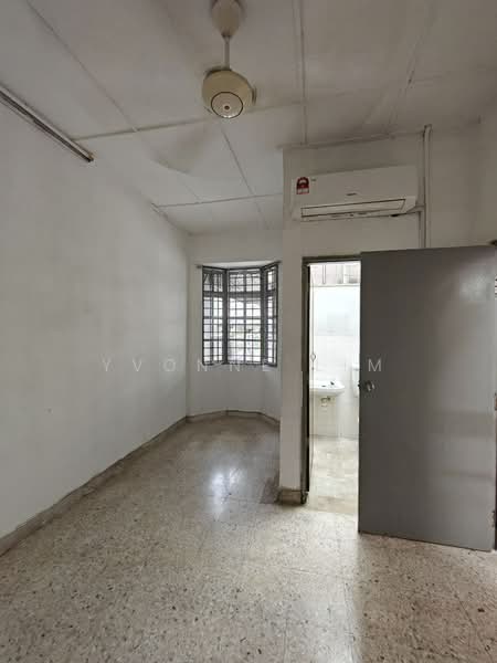 1-storey Terraced House for Sale in Taman Molek (Johor Bahru) - Yvonne Lim - Interior - PropertyGuru.com.my