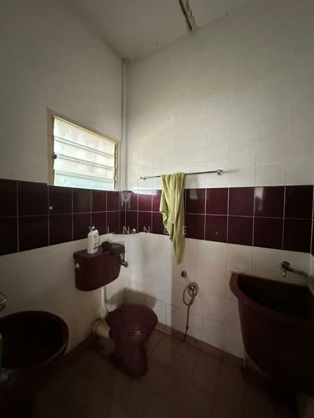 Rumah Berkembar untuk Dijual di Island Glades (Jelutong) - Xinnee . - Bathroom - PropertyGuru.com.my