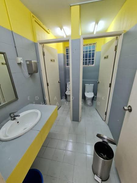 Semi-D Factory for Rent in Glenmarie (Selangor) - Edward Pek Thian Kor - Bathroom - PropertyGuru.com.my