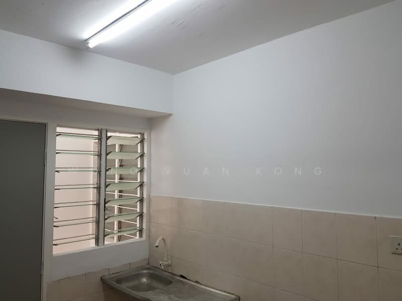 Pangsapuri Seroja untuk Untuk Disewa - RM 750 /bulan, Mac 2026 - Kitchen - PropertyGuru.com.my