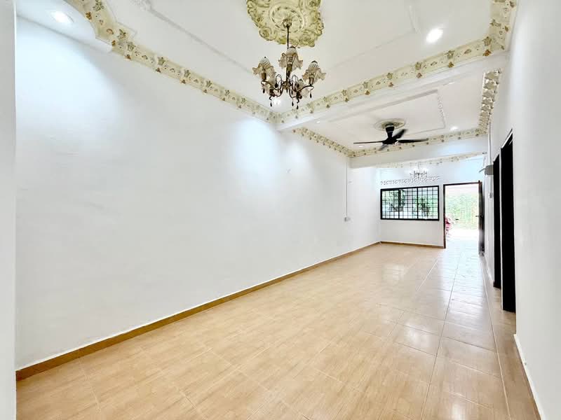 1-storey Terraced House for Sale in Taman Sri Nanding (Hulu Langat) - Harun Osman - Living Room - PropertyGuru.com.my