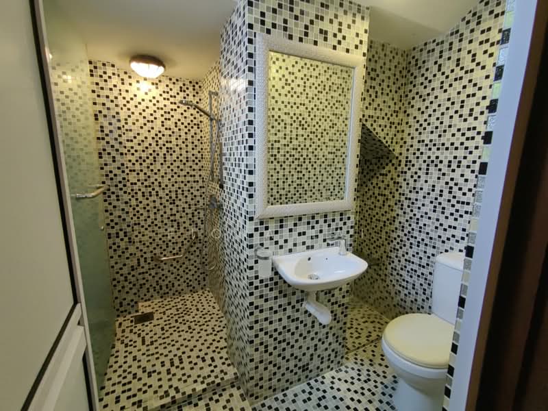 Semi-Detached House for Sale in Taman Redang (Johor Bahru) - Fiona Lai - Bathroom - PropertyGuru.com.my