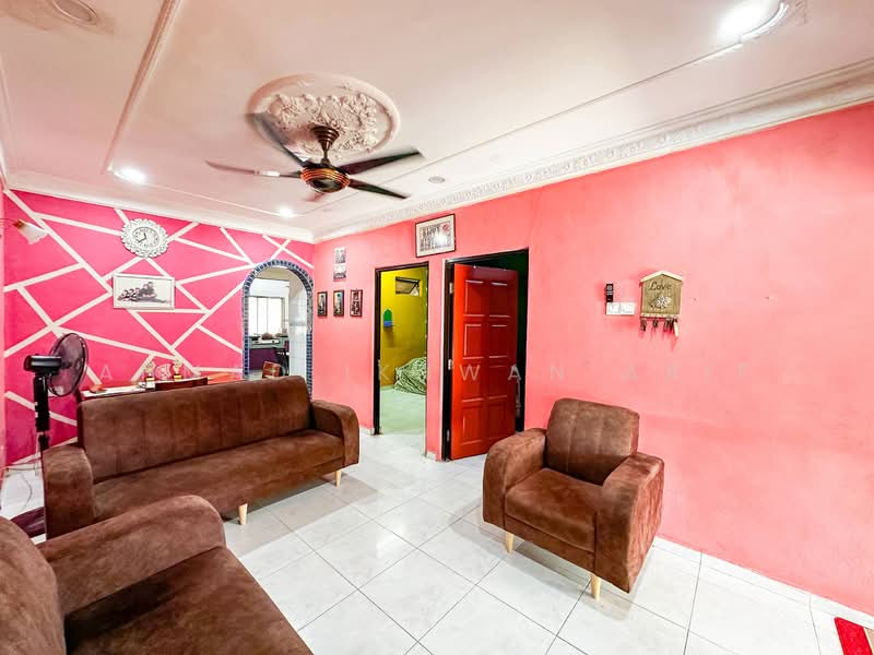 Taman Mawar Bandar Kinrara untuk Untuk Dijual - RM 449,000, Mac 2026 - Living Room - PropertyGuru.com.my