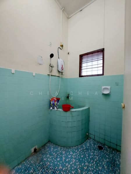 1-storey Terraced House for Sale in Taman Wah Keong (Ipoh) - Chea Chea Lim - Bathroom - PropertyGuru.com.my