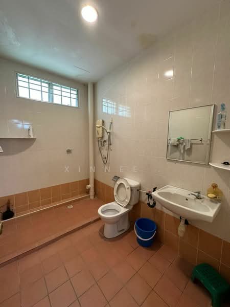 Semi-Detached House for Sale in Taman Sungai Ara (Sungai Ara) - Xinnee . - Bathroom - PropertyGuru.com.my
