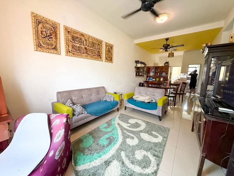 Townhouse for Sale in Ampang (Selangor) - Ahmad Ikhwan Arif - Living Room - PropertyGuru.com.my