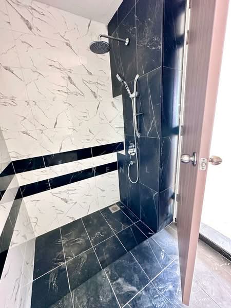 QuayWest Residence untuk Untuk Dijual - RM 750,000, Mac 2026 - Bathroom - PropertyGuru.com.my