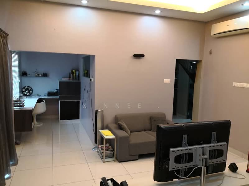 Gelugor Double Storey Terrace untuk Untuk Dijual - RM 1,750,000, Mac 2026 - Living Room - PropertyGuru.com.my