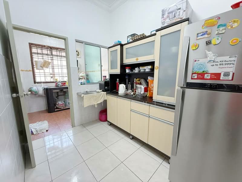 Taman Daya untuk Untuk Dijual - RM 699,000, Mac 2026 - Kitchen - PropertyGuru.com.my