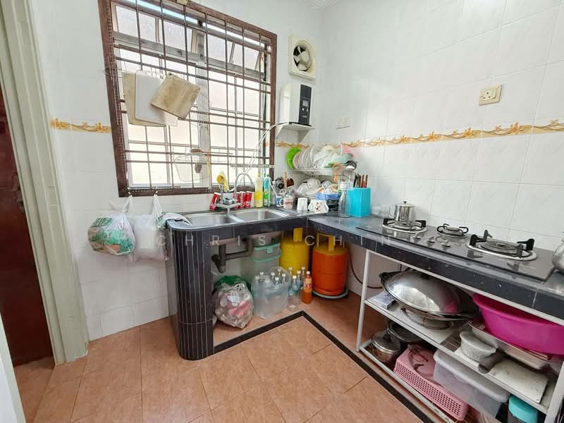 Taman Daya untuk Untuk Dijual - RM 699,000, Mac 2026 - Kitchen - PropertyGuru.com.my