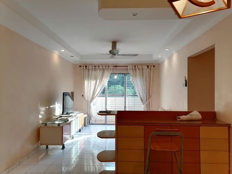 Pangsapuri Saraka untuk Untuk Dijual - RM 280,000, Mac 2026 - Living Room - PropertyGuru.com.my