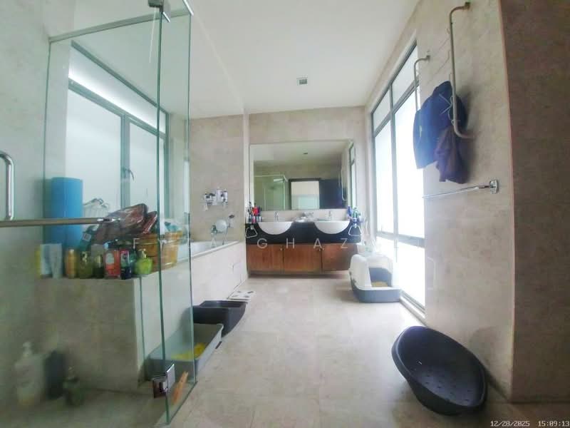 Semi-Detached House for Sale in Mont Kiara (Kuala Lumpur) - Fyza Ghazali - Bathroom - PropertyGuru.com.my