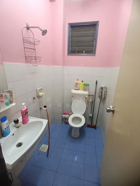 Apartment for Rent at Pangsapuri Sri Baiduri - Amru Alhaz Adnan - Bathroom - PropertyGuru.com.my